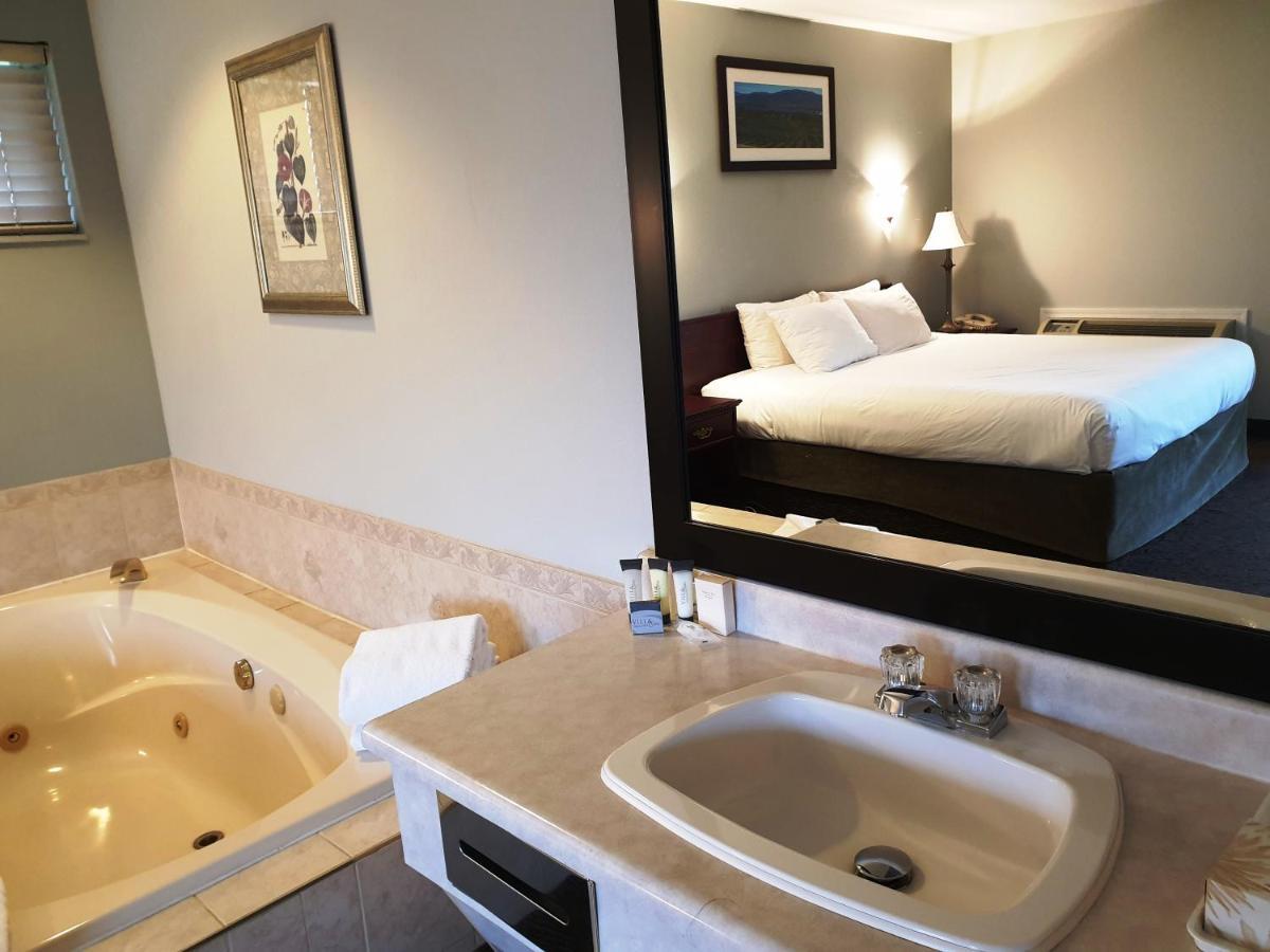 Hotel Riverland & 3*