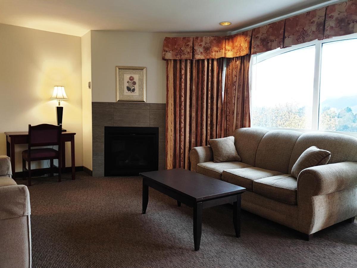 Hotel Riverland & Kamloops