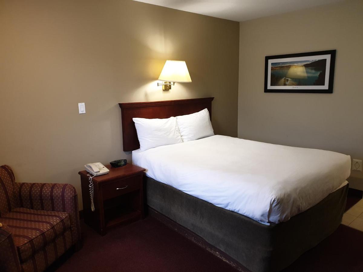 Hotel Riverland & Kamloops