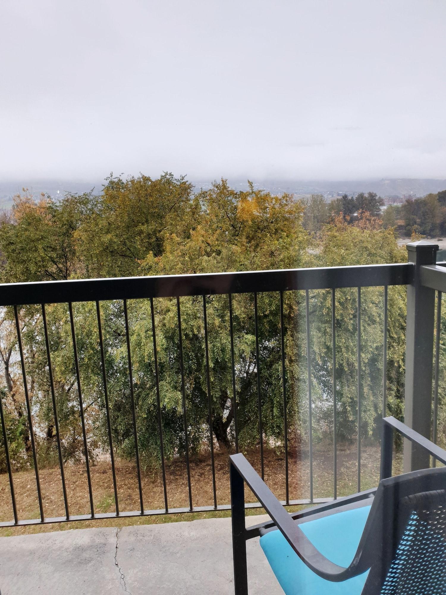 Hotel Riverland & Kamloops