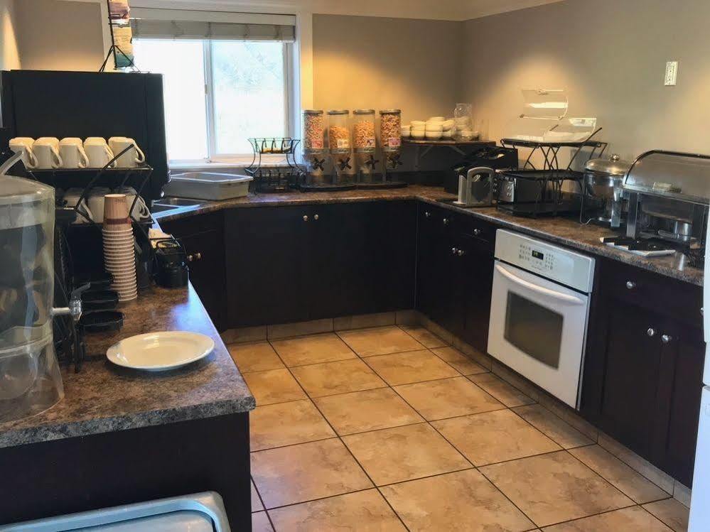 Hotel Riverland & Kamloops