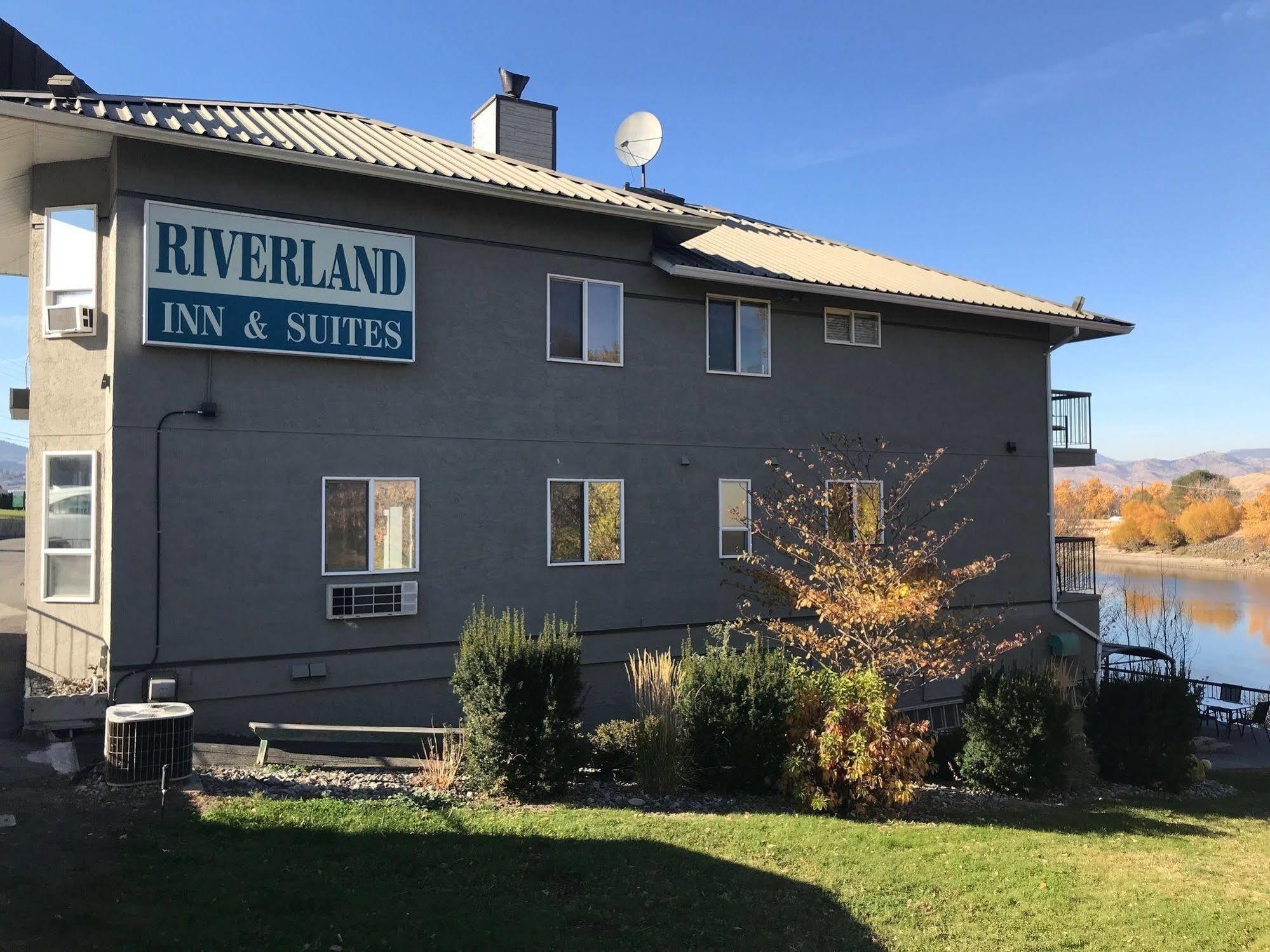 Riverland & Hotel